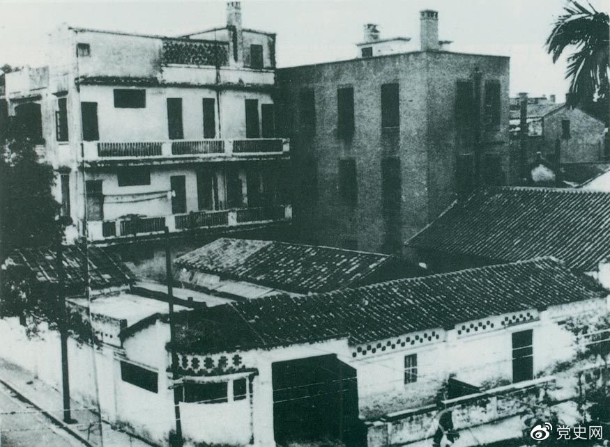 　　1923年6月12日至20日，中國共產(chǎn)黨在廣州東山恤孤院路后街31號（今恤孤院路3號）召開(kāi)第三次全國代表大會(huì )，圖為大會(huì )舊址。