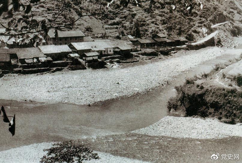 　　1935年6月26日，中共中央政治局在四川懋功兩河口召開(kāi)會(huì )議。會(huì )議決定紅軍北上創(chuàng  )造川陜甘根據地。圖為兩河口。